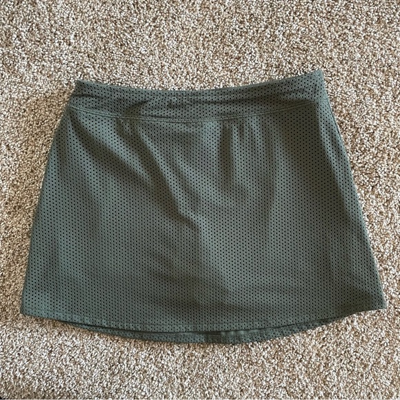 Slazenger Golf Skort Womens S Green Perforated Active Outdoor Pull on EUC - Picture 9 of 12